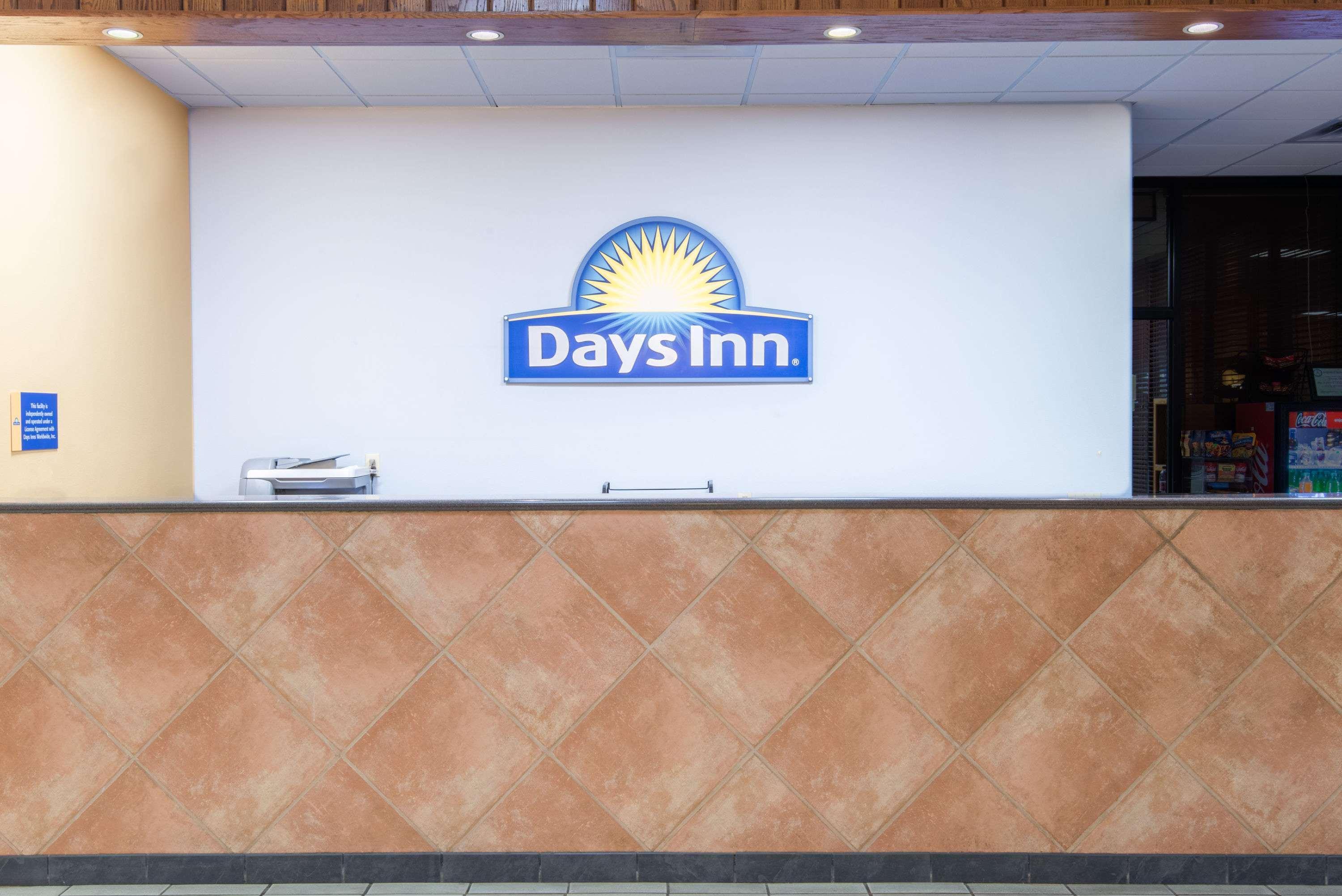 Days Inn By Wyndham Алтъс Екстериор снимка